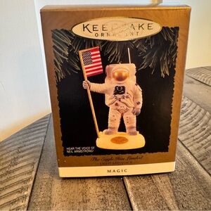 Vintage Neil Armstrong Hallmark Keepsake Magic Ornament The Eagle Has‎ Landed